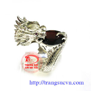 Nhân nam rồng bạc