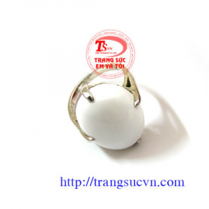 Nhẫn mã não trắng