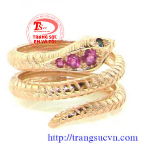 Vòng tay vàng rắn