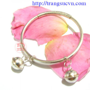 Lắc tay trẻ em sơ sinh