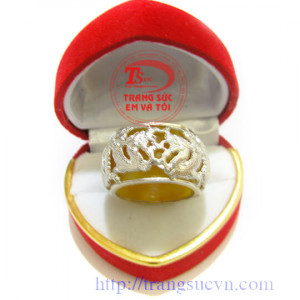 Nhẫn ngọc màu vàng