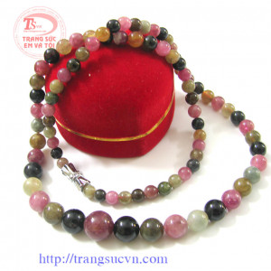 Vòng cổ tourmaline