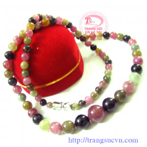 Vòng cổ tourmaline