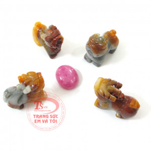 Cặp tỳ hưu huyết ngọc phù hợp trưng bày trong nhà, bàn làm việc, cửa hàng, có tác dụng chiêu tài lộc, may mắn, bình an trong cuộc sống