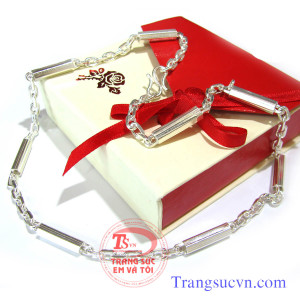 Dây chuyền kiểu côn-dây đẹp,Dây chuyền bạc nam được chế tác trên chất liệu bạc ta, bạc nguyên chất hàng lượng 960% Ag. Được thiết kế mẫu mã đẹp phong cách mang lại sự an toàn cho sức khỏe