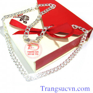 Dây chuyền bạc nam được chế tác trên chất liệu bạc ta, bạc nguyên chất hàng lượng 960% Ag. Được thiết kế mẫu mã đẹp phong cách mang lại sự an toàn cho sức khỏe
