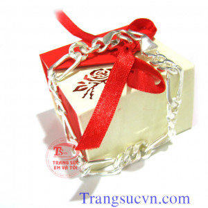 Lắc nam bạc-96% Dây chuyền bạc nam được chế tác trên chất liệu bạc ta, bạc nguyên chất hàng lượng 960% Ag. Được thiết kế mẫu mã đẹp phong cách. Bảo vệ cho sức khỏe của bạn.