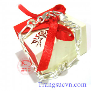 Lắc nam bạc-96% Dây chuyền bạc nam được chế tác trên chất liệu bạc ta, bạc nguyên chất hàng lượng 960% Ag. Được thiết kế mẫu mã đẹp phong cách. Bảo vệ cho sức khỏe của bạn.