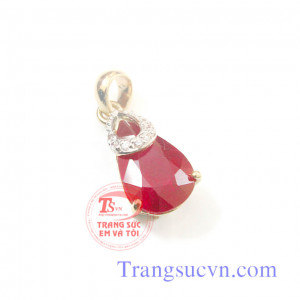Mặt dây đá ruby nam phi mặt dây đá ruby thiên nhiên đã sử lý chất lượng hàn thủy tinh chì.   Được gắn bọc vàng tây 14k. 
