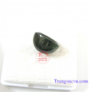 Sapphire mặt nhẫn nam đẹp  Sapphire thiên nhiên 100%  Có giấy kểm định đá quý kèm theo sản phẩm.  Đặc điểm khoáng vật: - Tên khoáng vật : Saphir (Sapphire - Corundum) - Độ cứng Mohs :9 - Chiết suất :1.762~1.770