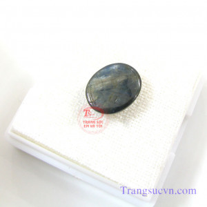 Saphire di linh đẹp Sapphire thiên nhiên 100%  Có giấy kểm định đá quý kèm theo sản phẩm.  Đặc điểm khoáng vật: - Tên khoáng vật : Saphir (Sapphire - Corundum) - Độ cứng Mohs :9 - Chiết suất :1.762~1.770 -  Tỉ trọng :4.00