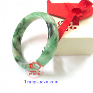 Ngọc cẩm thạch nữ doanh nhân