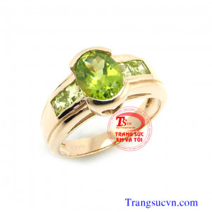 Nhẫn vàng đá peridot thiên nhiên có giấy kiểm định đá quý và giấy kiểm định vàng. kèm giấy bảo hành 1 năm, Vàng 18K (75% Au) trọng lượng 2.2 chỉ,  Đá peridot thiên nhiên, có giấy kiểm định đá quý, Có thể đặt nhẫn cho các size tay khác nhau, có thể đặt tuổ