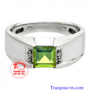Nhẫn peridot vàng trắng