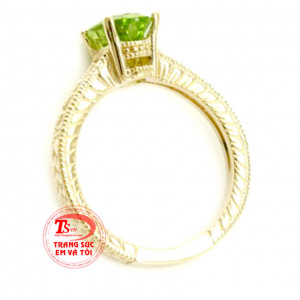 Nhẫn nữ mệnh hỏa