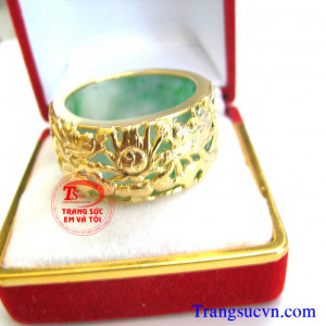 Nhẫn cẩm thạch rồng vàng
