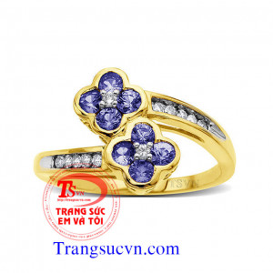 Nhẫn sapphire đẹp-nhẫn nữ theo yêu cầu  Nhẫn nữ đẹp-Natural Blue Sapphire   Nhẫn saphire đẹp  Sản phẩm: Nhẫn nữ vàng tây gắn đá Saphir thiên nhiên. Thương hiệu: Trang Sức Em Và Tôi  Loại vàng: Vàng tây 14k Loại đá: Đá quý Saphir thiên nhiên. Màu sắc: Vàng