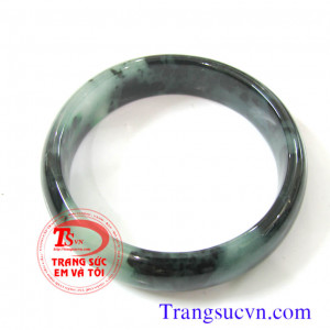 Vòng cẩm thạch đẹp cho nữ