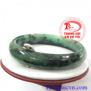 Vòng tay ngọc cẩm thạch