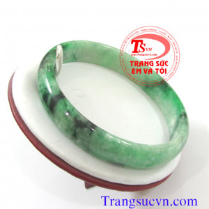 Vòng ngọc đẹp cho nữ