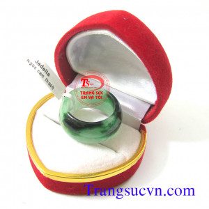Nhẫn ngọc cẩm thạch thiên nhiên