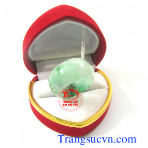 Nhẫn ngọc màu đẹp
