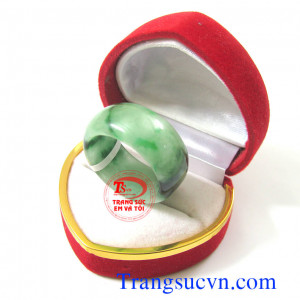 Nhẫn ngọc thiên nhiên đẹp