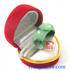 Nhẫn ngọc thiên nhiên đẹp