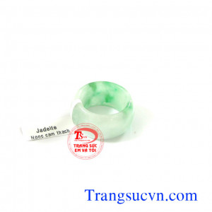 Nhẫn đá quý cẩm thạch