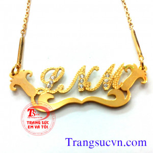 Sản phẩm dây chuyền mặt chữ rất phù hợp làm quà tặng trong các dịp sinh nhật, ngày kỷ niệm