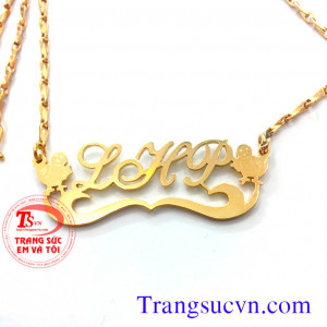 Sản phẩm dây chuyền mặt chữ rất phù hợp làm quà tặng trong các dịp sinh nhật, ngày kỷ niệm