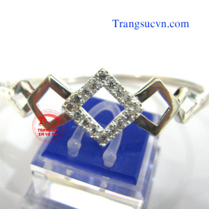 Vòng tay bạc nữ
