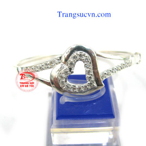 Vòng tay bạc trắng