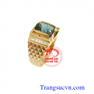 Nhẫn topaz nam vàng tây  Nhẫn nam topaz xanh vàng 14k   Thông tin nhẫn nam Loại: Nhẫn nam Loại vàng: Vàng tây 14k (58,5% Au)  Loại đá quý: Topaz thiên nhiên Hình dạng đá: Chữ nhật/Facet Màu sắc đá:  Xanh lam Độ tinh khiết đá: Trong suốt chất lượng chế tác