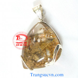 Mặt thạch anh cát san hô được chế tác trên chất liệu:  - Thạch anh cát  - Móc được làm bằng bạc ta  - Bán toàn quốc  - Thanh toán an toàn  - Giao hàng tận nơi và thanh toán khi nhận hàng.