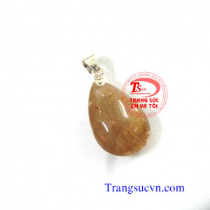 Thạch anh tóc mặt dây  Mặt thạch anh tóc thiên nhiên được chế tác trên chất liệu:  - Đá Thạch anh tóc thiên nhiên 100%  - Móc được làm bằng bạc ta  - Bán toàn quốc  - Thanh toán an toàn  - Giao hàng tận nơi và thanh toán khi nhận hàng.