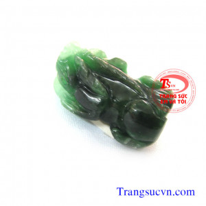 Tỳ hư ngọc sơn thủy Tỳ hưu ngọc cẩm thạch thiên nhiên  Tỳ hưu Jadeite  Chất liệu: Ngọc cẩm thạch nhiên nhiên ( Natural Jadeite)  Tỳ hưu cẩm thạch ( Tỳ hưu phỉ thúy )  Tỳ hưu có GIẤY KIỂM ĐỊNH ĐÁ QUÝ kèm theo tỳ hưu  Đặc điểm khoáng vật: - Tên khoáng vật: