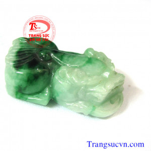 Tỳ hưu mặt dây chuyền nam ngọc phỉ thúy Tỳ hưu đá cẩm thạch nhiên nhiên Tỳ hưu ngọc cẩm thạch thiên nhiên  Tỳ hưu Jadeite  Chất liệu: Ngọc cẩm thạch nhiên nhiên ( Natural Jadeite)  Tỳ hưu cẩm thạch ( Tỳ hưu phỉ thúy )  Tỳ hưu có GIẤY KIỂM ĐỊNH ĐÁ QUÝ kèm