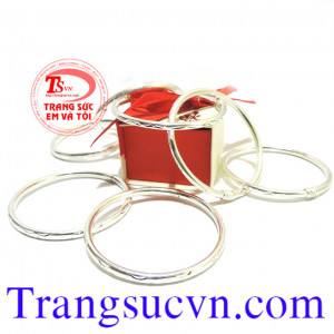 Vòng tay bạc nữ tròn trơn