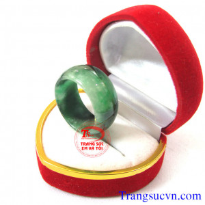 Nhẫn cẩm thạch thiên nhiên   Nhẫn ngọc cẩm thạch thiên nhiên Jadeite dùng đeo tay.  Sản phẩm nhẫn ngọc cẩm thạch thiên nhiên với chất lượng ngọc cẩm thạch thiên nhiên được đảm bảo nhờ  GIẤY KIỂM ĐỊNH ĐÁ QUÝ KÈM THEO SẢN PHẨM.  Bán toàn quốc, Thanh toán an