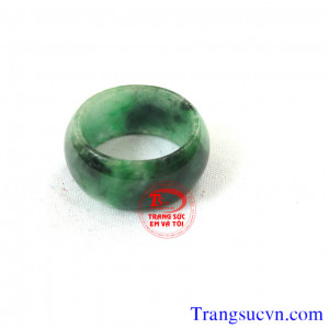Nhẫn ngọc cẩm thạch