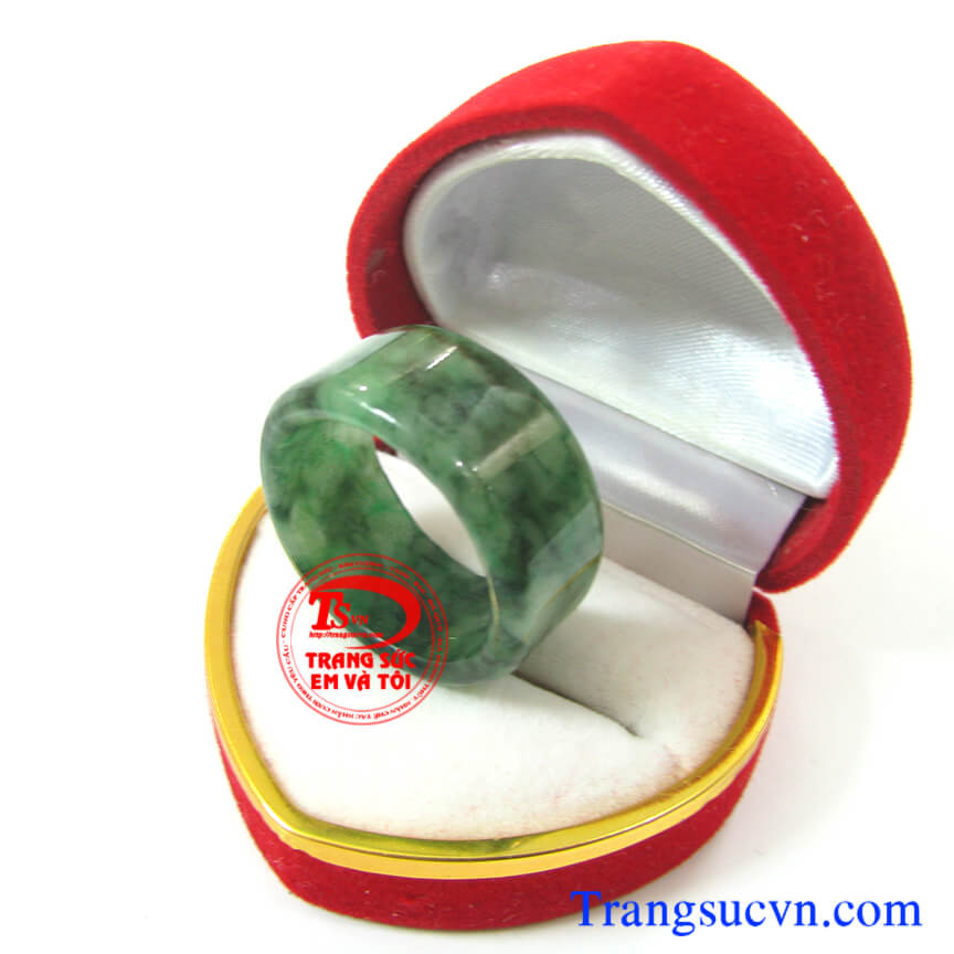 Nhẫn cẩm thạch Jadeite