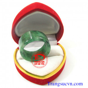 Nhẫn ngọc phỉ thúy vuông Nhẫn ngọc phỉ thúy nam dành cho nam  Trọng lượng: ~ 6,41 g  Kích thước: ~25,50x 20,40 /11,50 mm  Nhẫn ngọc phỉ thúy, nhan ngoc phi thuy   http://trangsucvn.com Hình ảnh: Nhẫn ngọc phỉ thúy    Theo sưu tâm mạng: Giúp máu và khí huy