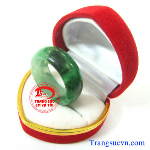 Nhẫn ngọc cẩm thạch Nhẫn ngọc cẩm thạch thiên nhiên đẹp Nhẫn ngọc phỉ thúy nam dành cho nam  Trọng lượng: ~ 7,65 g  Kích thước: ~29,50 x22,00/9,90 mm  Nhẫn ngọc phỉ thúy, nhan ngoc phi thuy   http://trangsucvn.com Hình ảnh: Nhẫn ngọc phỉ thúy    Theo sưu 