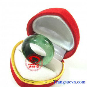 Nhân ngọc Miến điện JAdeite Nhẫn ngọc nam Jadeite  Nhẫn ngọc cẩm thạch thiên nhiên đẹp Nhẫn ngọc phỉ thúy nam dành cho nam  Trọng lượng: ~ 6,76 g  Kích thước lòng: ~19,00 mm  Nhẫn ngọc phỉ thúy, nhan ngoc phi thuy   http://trangsucvn.com Hình ảnh: Nhẫn ng