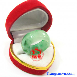  Nhẫn ngọc Jadeite đẹp Nhẫn ngọc nam Jadeite  Nhẫn ngọc cẩm thạch thiên nhiên đẹp Nhẫn ngọc phỉ thúy nam dành cho nam  Trọng lượng: ~ 7,61 g  Kích thước lòng: ~18,90 mm  Nhẫn ngọc phỉ thúy, nhan ngoc phi thuy   http://trangsucvn.com Hình ảnh: Nhẫn ngọc ph