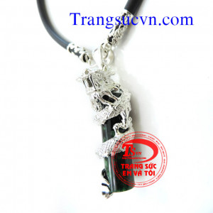 Trụ ngọc bọc rồng   Trọng lượng bạc: 5,5 chỉ  NGọc cẩm thạch thiên nhiên
