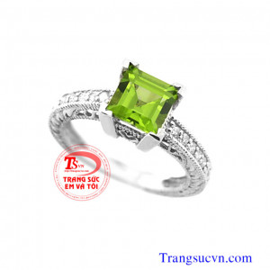 Nhẫn nữ vàng tây gắn đá Peridot thiên nhiên
