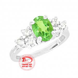 Peridot tượng trưng cho tài hùng biện, thuyết phục