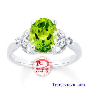Peridot vàng trắng 10k Nhẫn nữ vàng tây đá peridot Nhẫn nữ vàng trắng Peridot   Nhẫn vàng tây gắn đá Peridot thiên nhiên   Đá Peridot tượng trưng cho tài hùng biện, thuyết phục. Nó tái sinh và cung cấp năng lượng nên được ví như một liều thuốc tăng lực ch